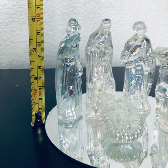 Vintage Iridescent Glass 6-pc Holiday Christmas Nativity Set - Picture 4 of 8